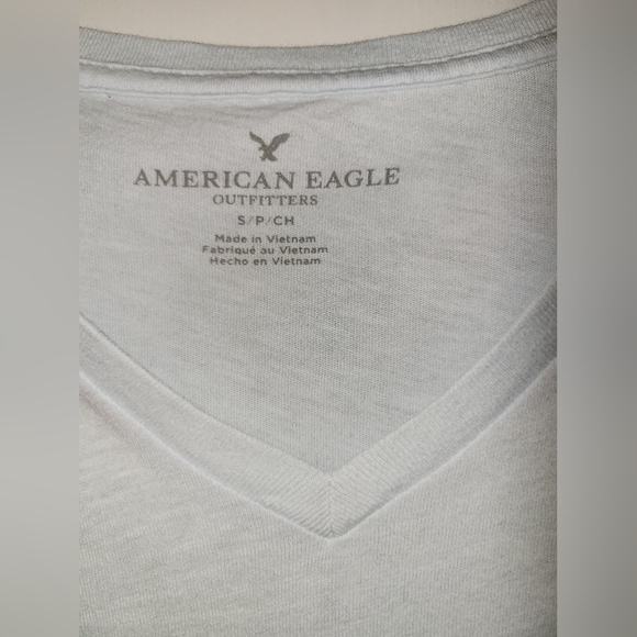 American Eagle Outfitters Light Blue V-neck Cotton Tee NWT - Picture 2 of 4